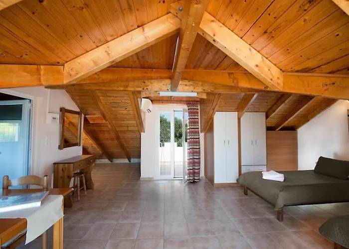 Theros Retreat Hotel apartamentowy