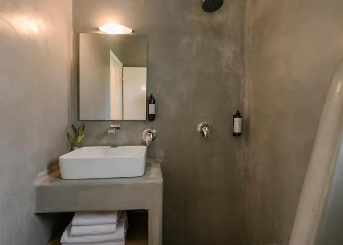 Theros Retreat Hotel apartamentowy