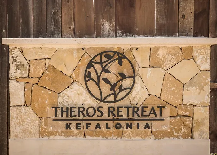 Theros Retreat Hotel apartamentowy 4*