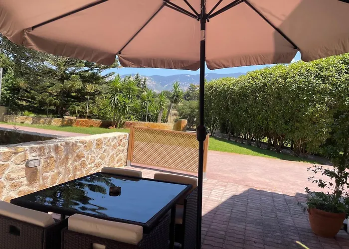 Theros Retreat Hotel apartamentowy 4*