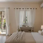 Theros Retreat Апарт-отель Спартия