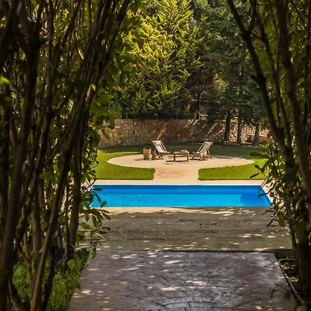 Theros Retreat Aparthotel Sparta