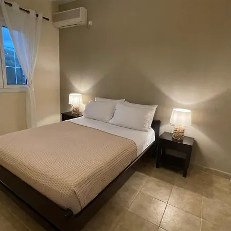 شقة فندقية Theros Retreat